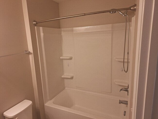 Building Photo - Wonderful Two Story Four Bedroom Home in Northeast Columbia!