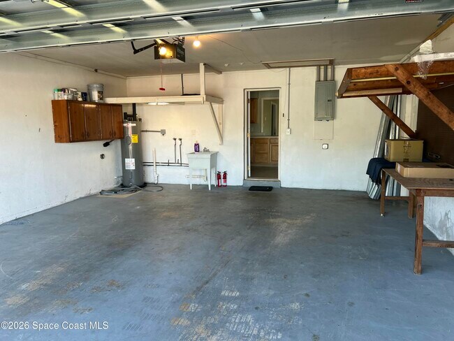 Building Photo - 250 Debra Ct