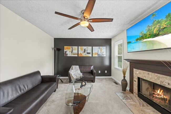 Building Photo - 6 Wavecrest Ct