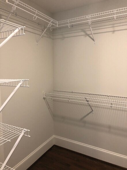 Building Photo - 22 Bridwell Ave