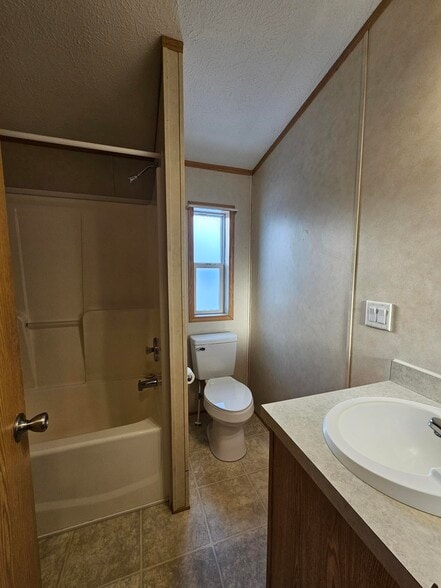 Building Photo - 54 Noble Ln