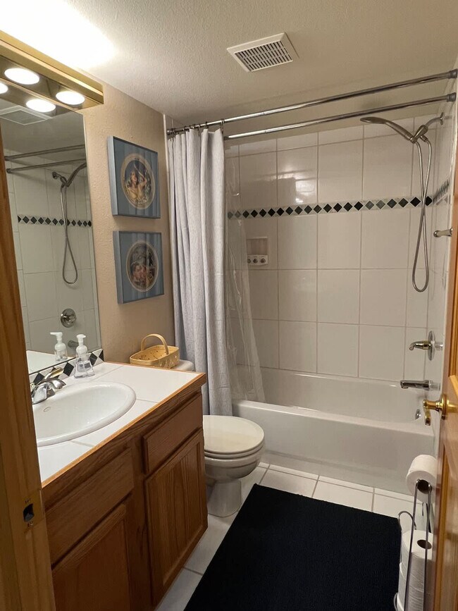 Building Photo - 290 Revett Dr