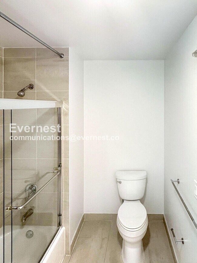 Building Photo - 2 Bed/2 Bath Condo with Underground Garage...