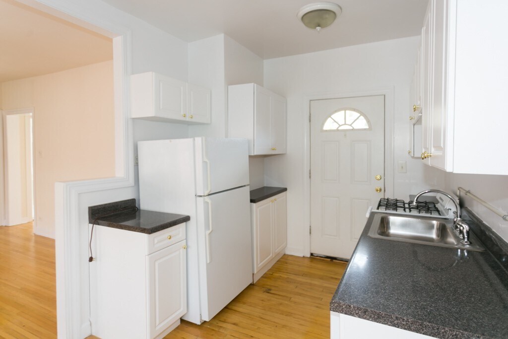 Building Photo - 3754 N Fremont St