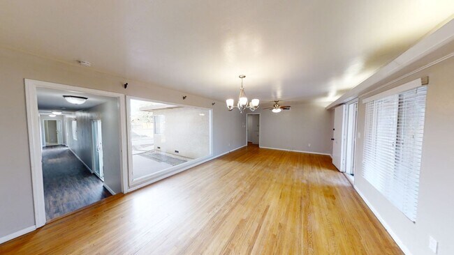 Building Photo - HUGE 10BR House on Montezuma!! - Large Private Parking Lot & Courtyard! - Right Next to Campus (L...