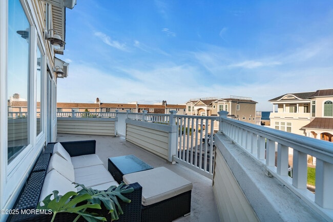 Building Photo - 2 Tradewinds Ln