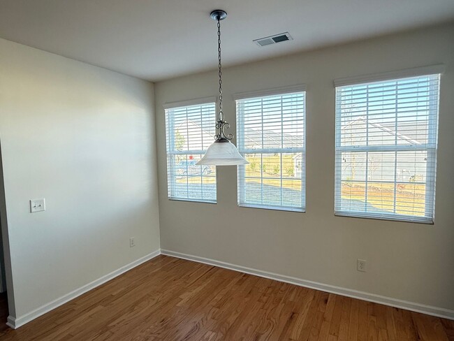 Building Photo - End-Unit Cornelius Townhome | 3BR + Flex Room | Fenced Courtyard | Near Birkdale & Greenway