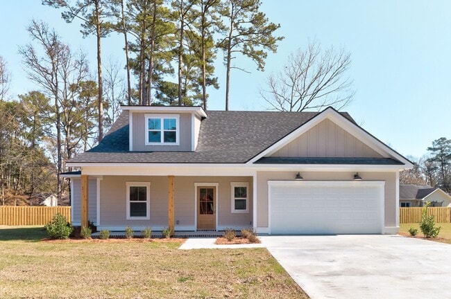 Building Photo - 204 Pineland Dr
