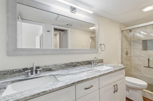 Building Photo - 5750 Phoenix Dr