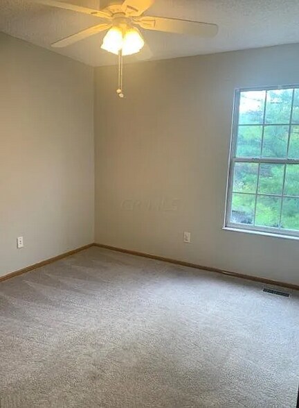 Building Photo - 5125 Singleton Dr