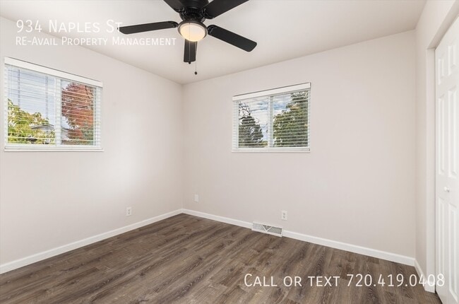 Building Photo - 934 Naples St