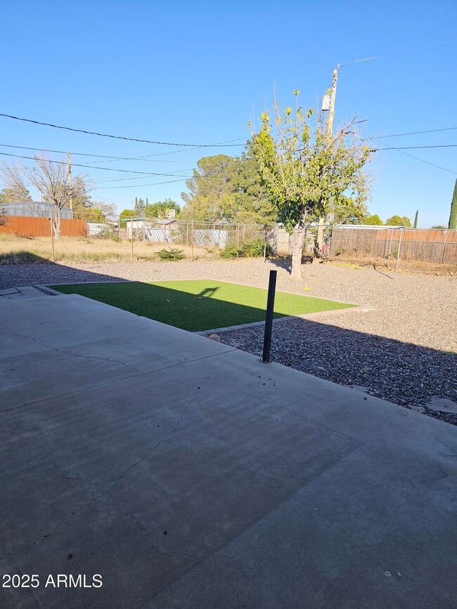 Building Photo - 310 2nd St