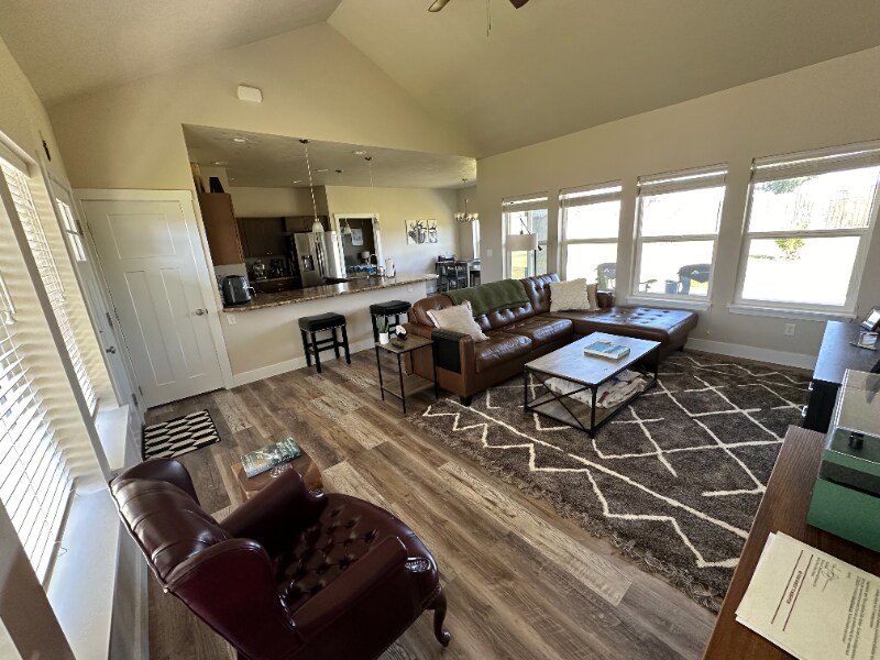 Building Photo - 1600 NE Cinder Loop