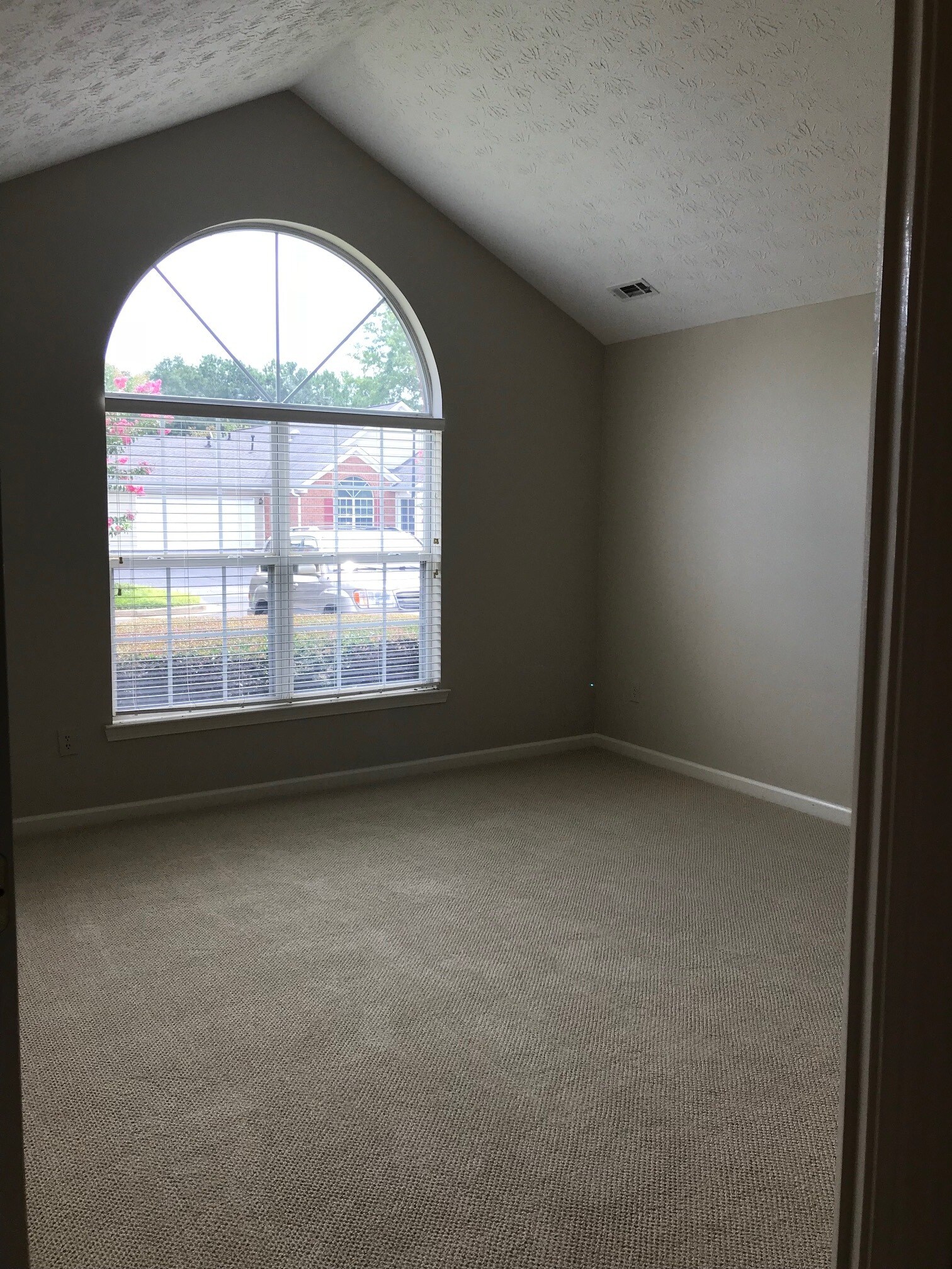 Building Photo - 4402 Orchard Trce
