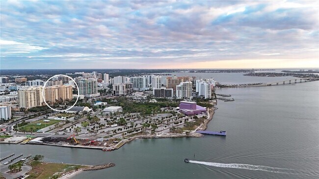 Building Photo - 750 N Tamiami Trl