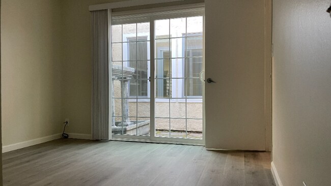 Building Photo - 608 Lisa Way