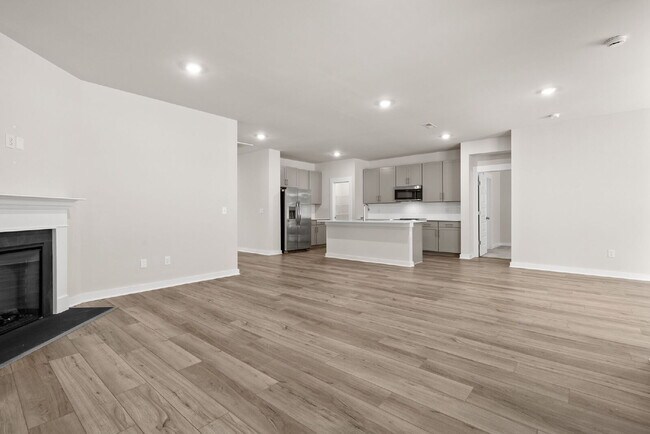 Building Photo - Spacious, Modern Ranch in Rossview!