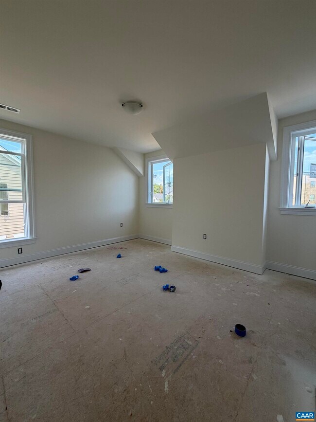 Building Photo - 2018 Larkin Ave