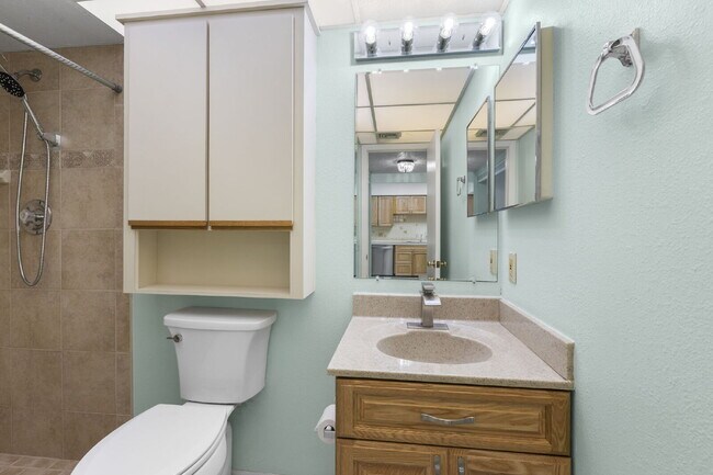 Building Photo - Condo For Rent on ST PETE BEACH!