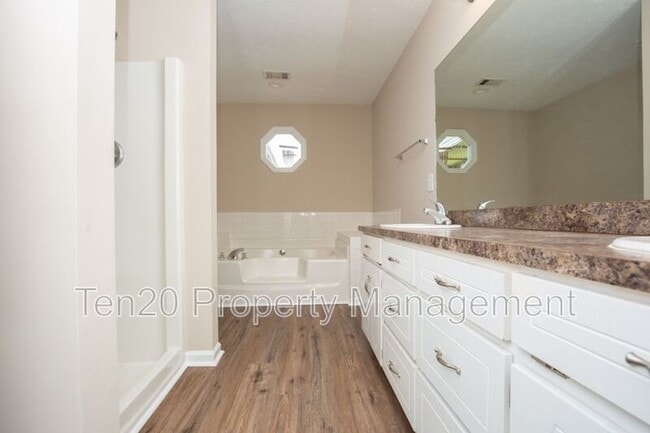 Building Photo - 3801 Holland Ct