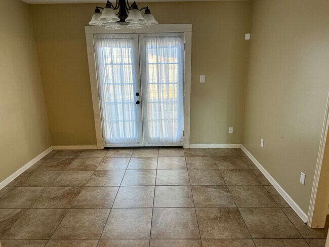Dining room - 3550 Woodland Dr