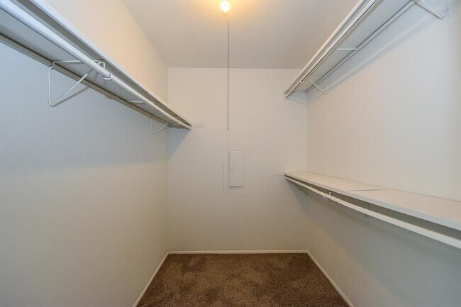 Building Photo - 4631 Lochshin Dr