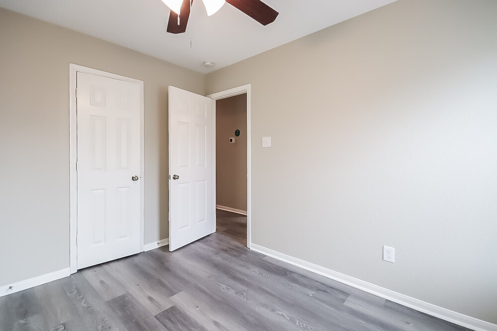 Building Photo - 5226 El Tigre Ln