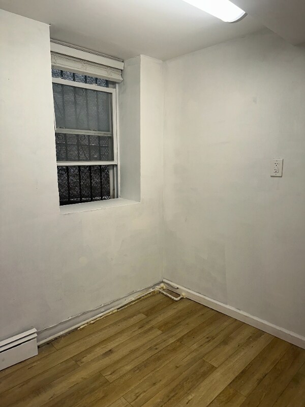 Building Photo - 1549 Selwyn Ave