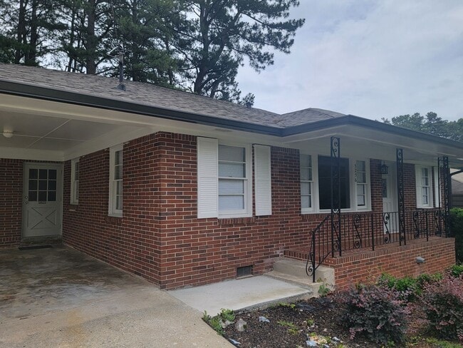 Building Photo - 5256 Eubanks Dr
