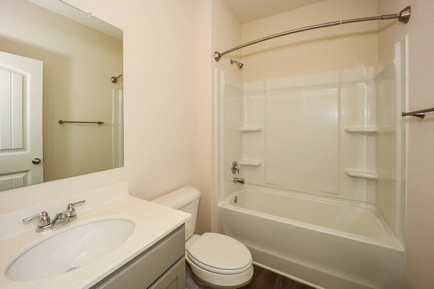 Building Photo - 101 Shadow Gln Rd