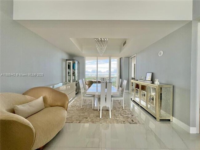 Building Photo - 15901 Collins Ave
