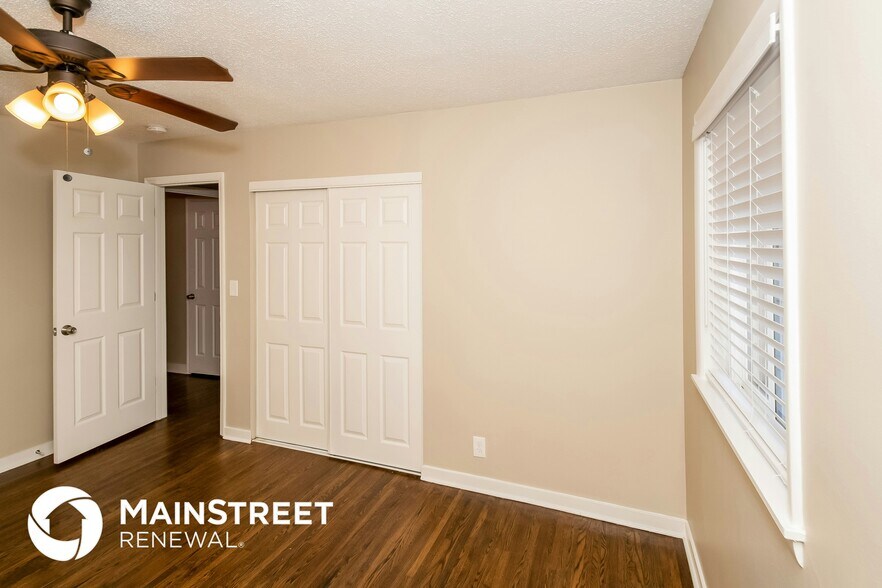 Building Photo - 624 Lisa Ln