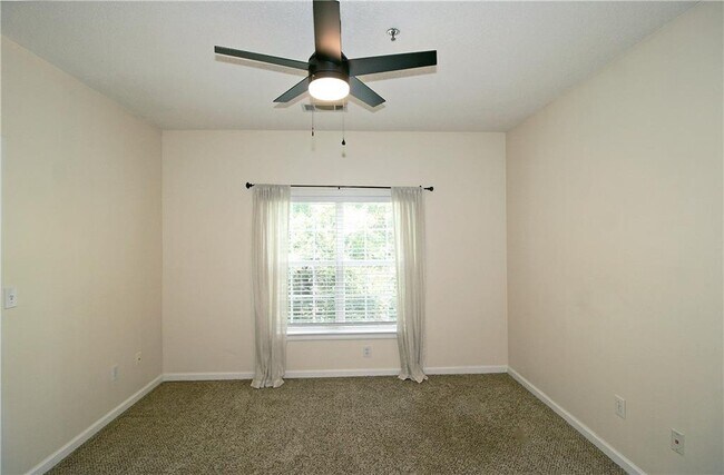 Building Photo - 210 Spring Heights Ln