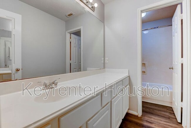 Building Photo - 6411 Silver Shade Dr
