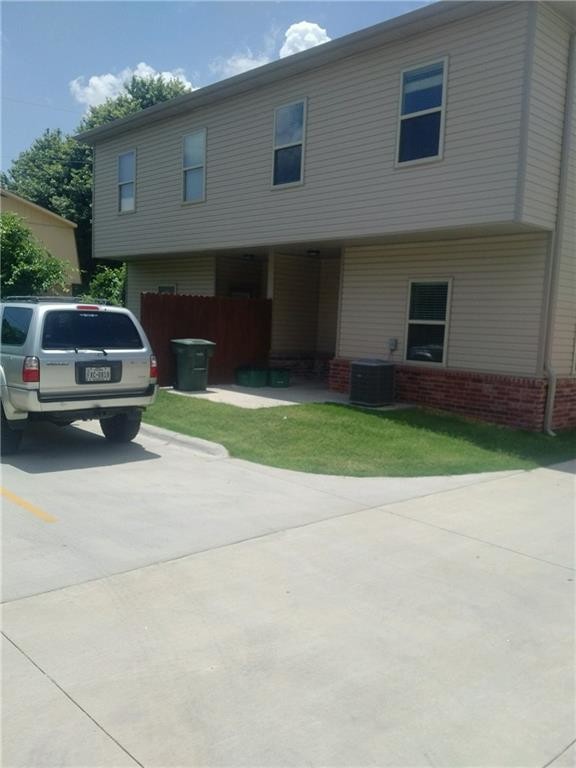 Building Photo - 1538 N Leverett Ave
