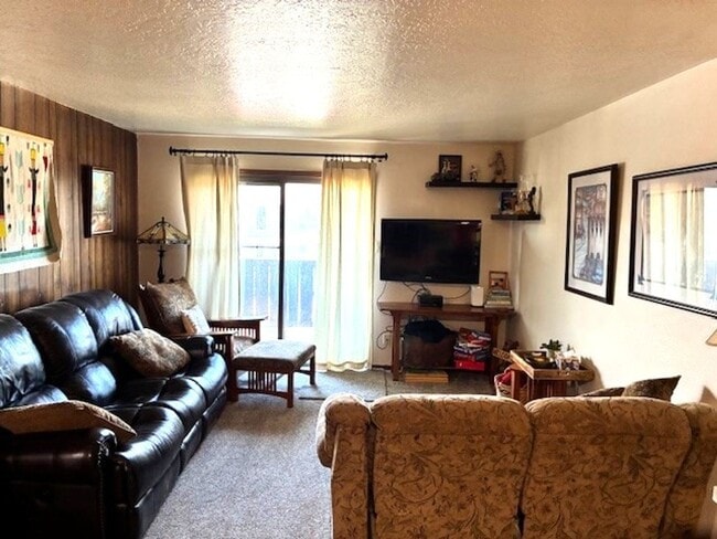 Building Photo - Winter Seasonal Rental- Dillon Valley East...