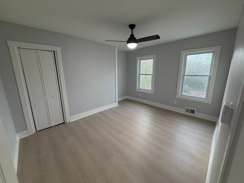 Building Photo - 1115 Fairdale St