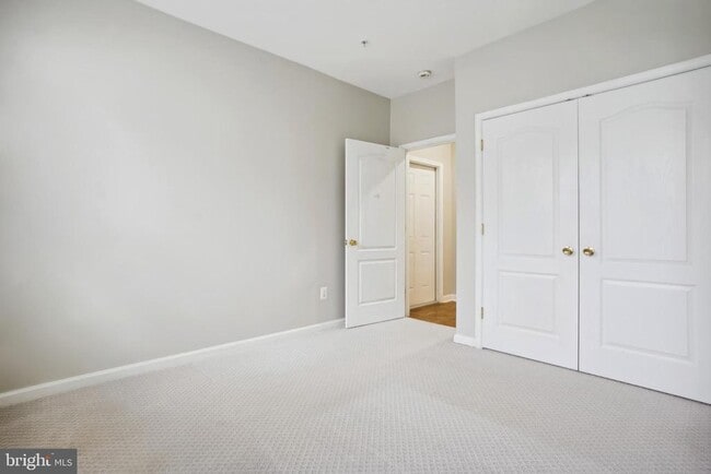 Building Photo - 13930 Greendale Dr