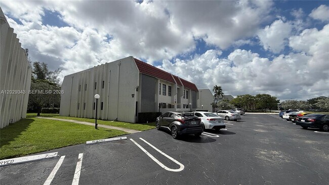 Building Photo - 3199 Coral Hills Dr