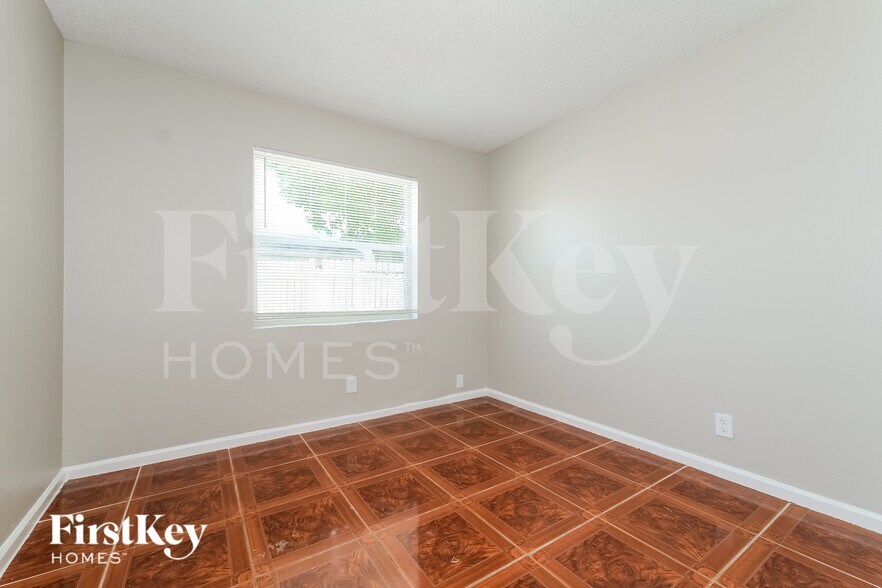 Building Photo - 6004 Westfall Rd