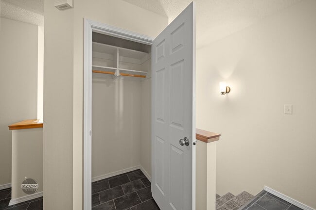 Building Photo - 11440 Dawn St