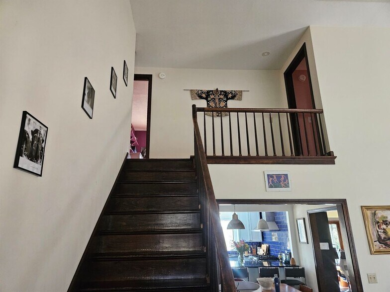 Building Photo - 13 Mitchell