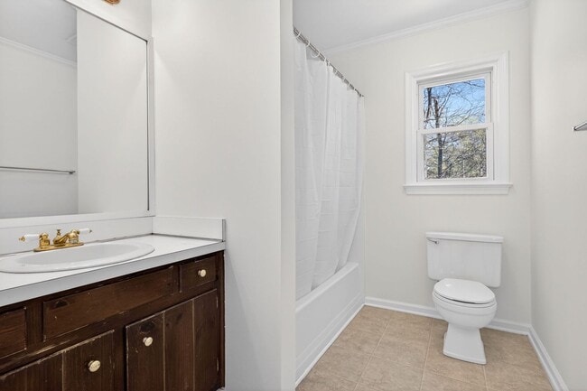 Building Photo - Beautiful Home located near CNU!