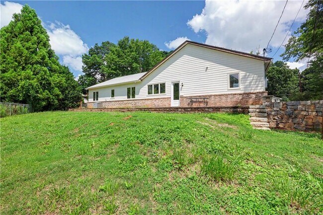 Building Photo - 2909 Jones Mill Rd
