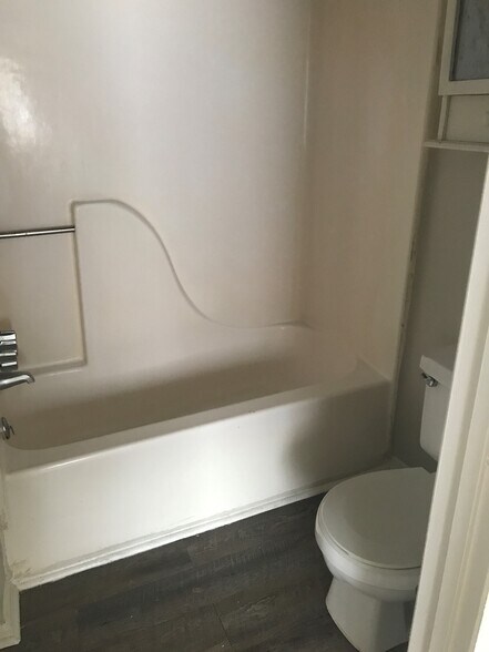 Building Photo - 8911 GSRI Ave