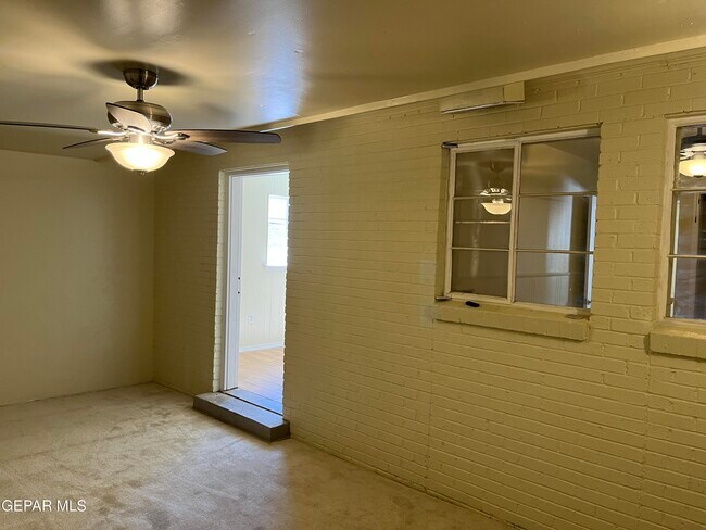 Building Photo - 7952 Monterrey Dr