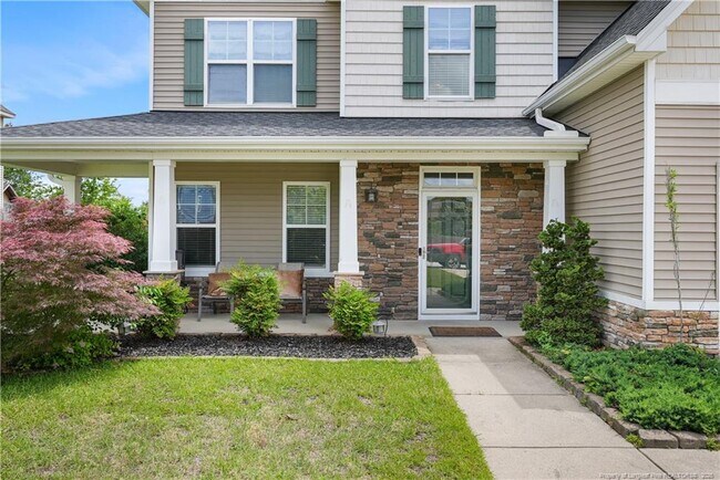 Building Photo - 415 Highgrove Dr