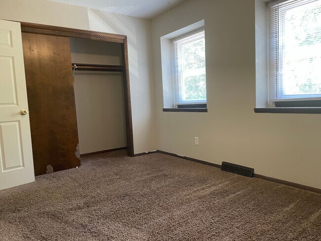 Building Photo - S. Erie