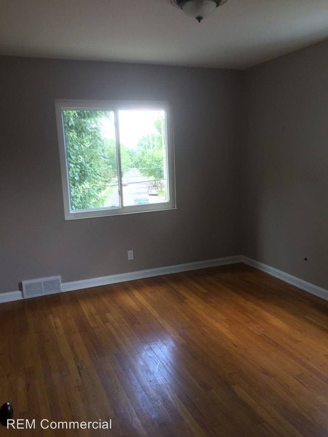 Building Photo - 240 S Portage Path