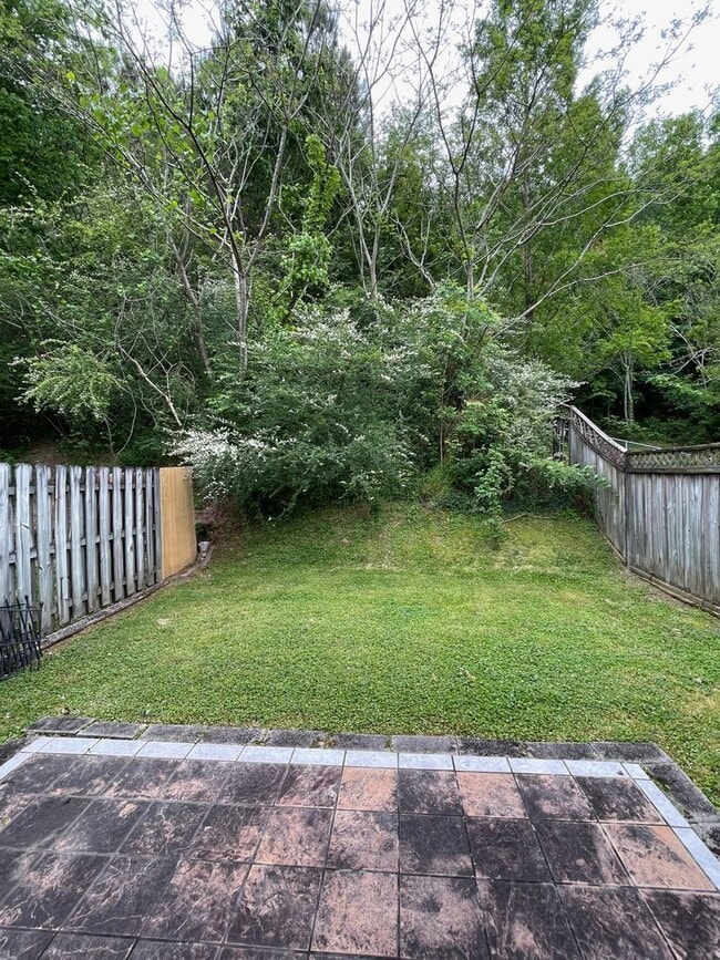 Building Photo - 126 Hayesbury Ct